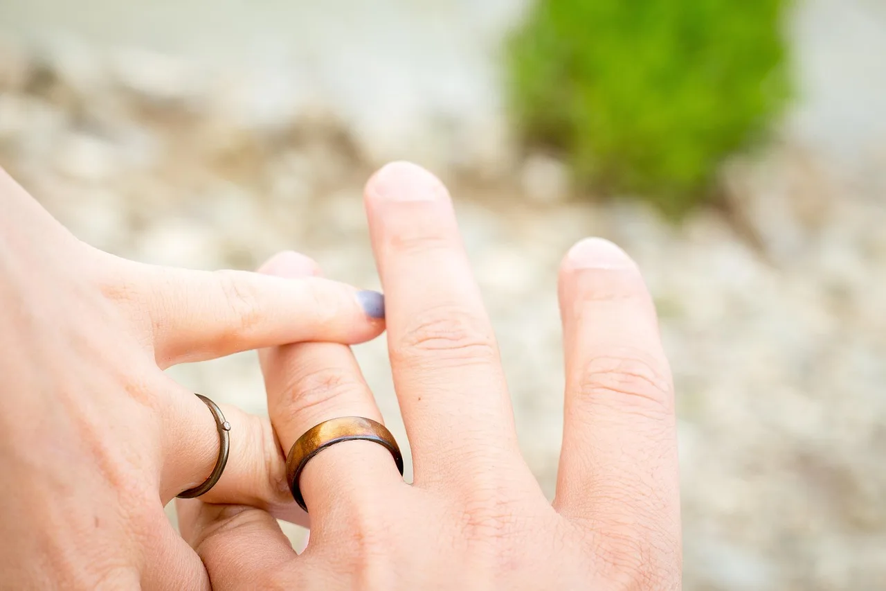rings, hands, couple, marriage, wedding, together, jewels, accesories, pair, married, partner